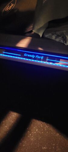 Click to view full screen Scuturi praguri LED personalizate cu text la alegere photo review