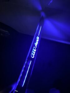 Click to view full screen Scuturi praguri LED personalizate cu text la alegere photo review